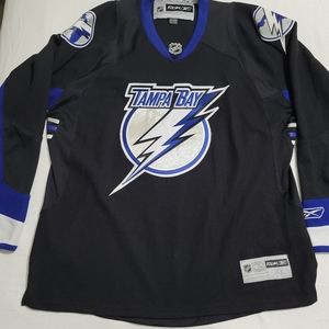 Sold..Men xl reebok tampa bay lightning bolts nhl jersey